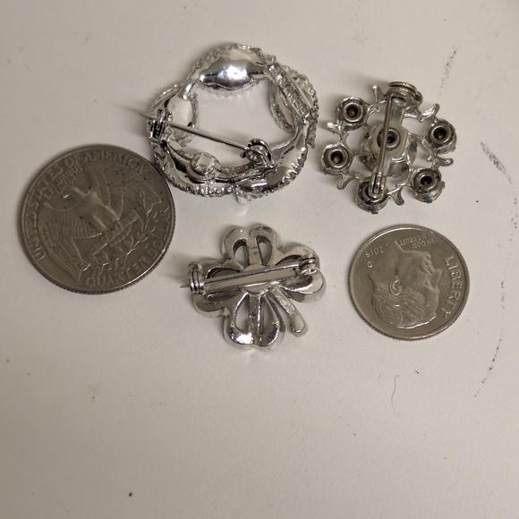 Silver Pin Brooch Lot - Clear Rhinestone Rhinestone Clover - Picture 5 of 5